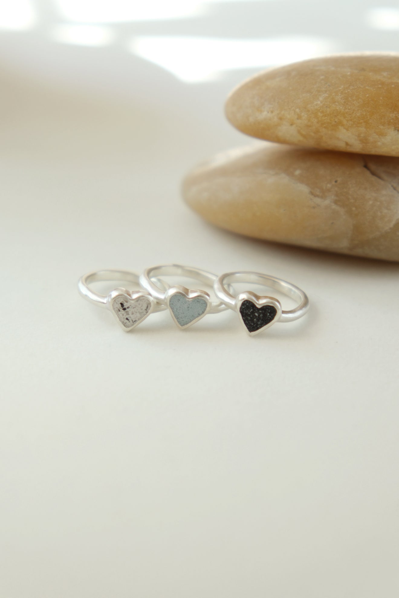 fragrance ring / tiny heart (ice blue)