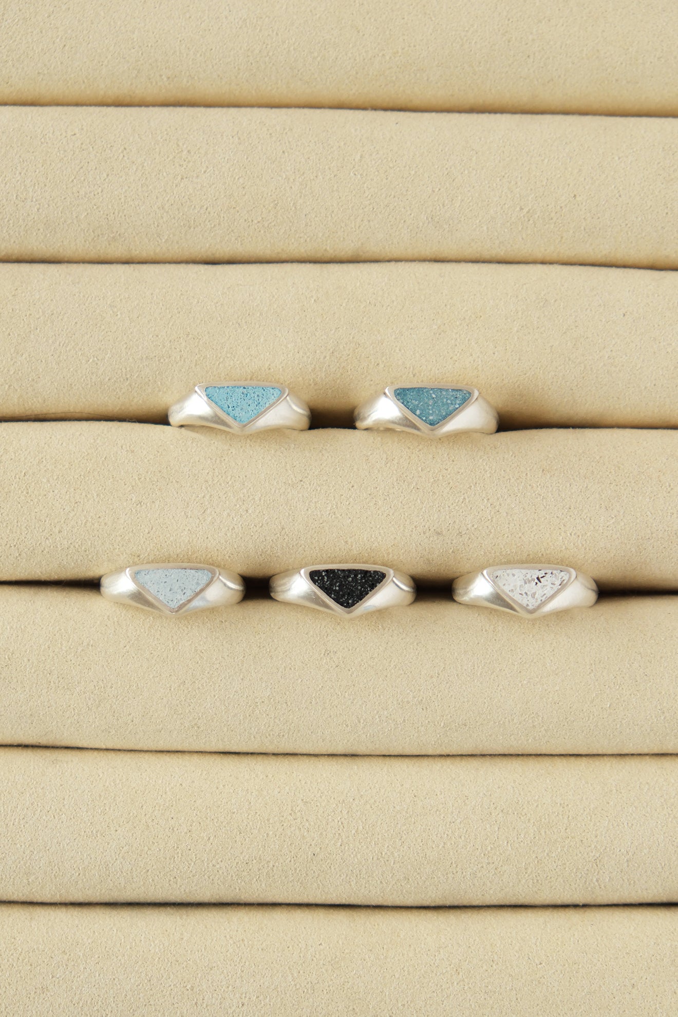 fragrance ring / triangle