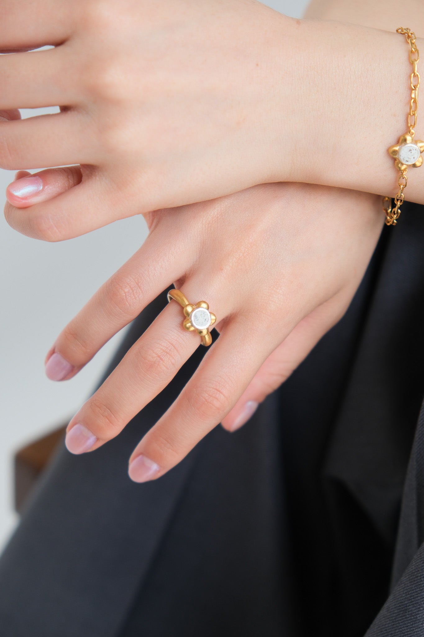 fragrance ring / flower gold