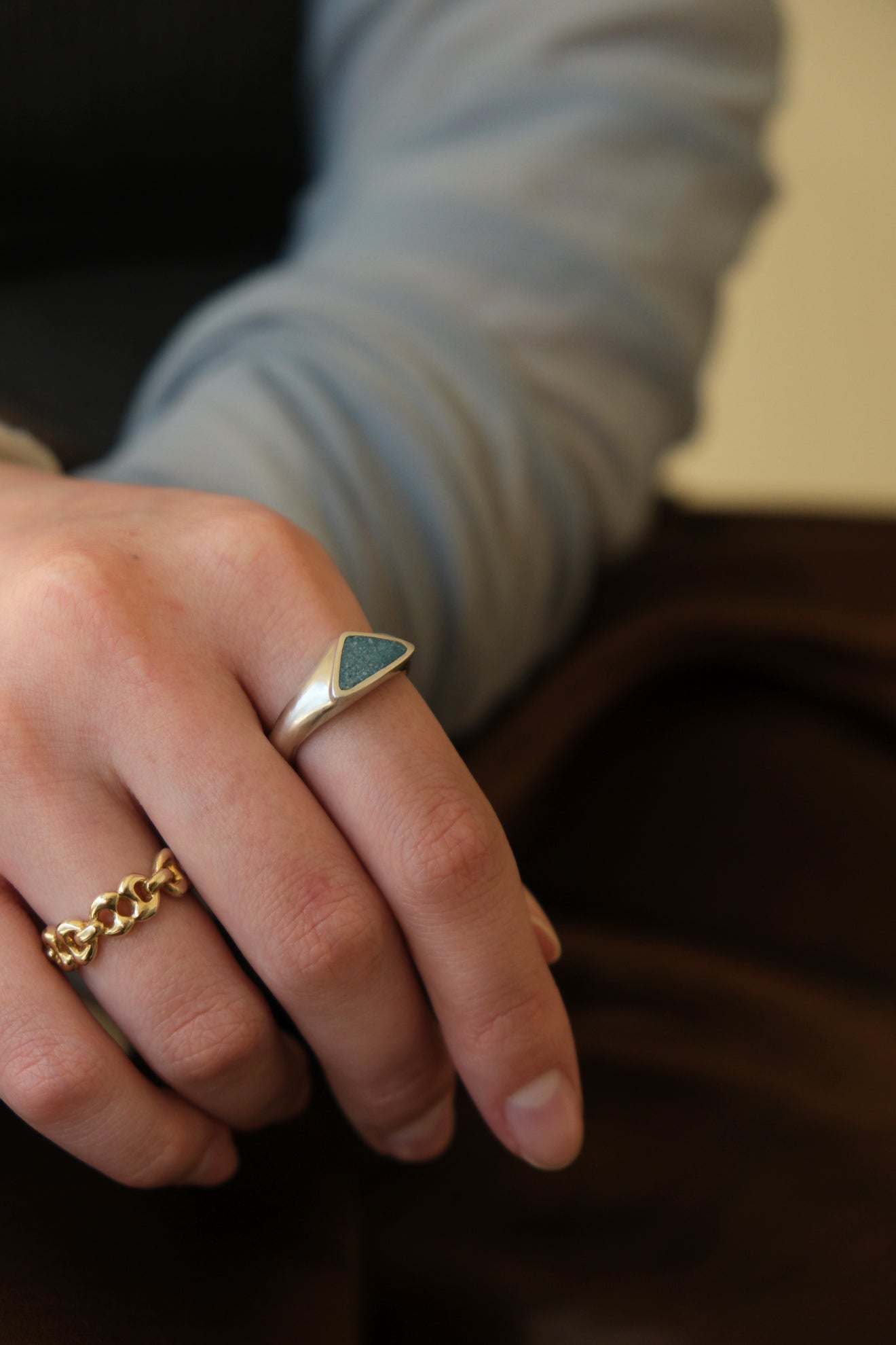 fragrance ring / triangle