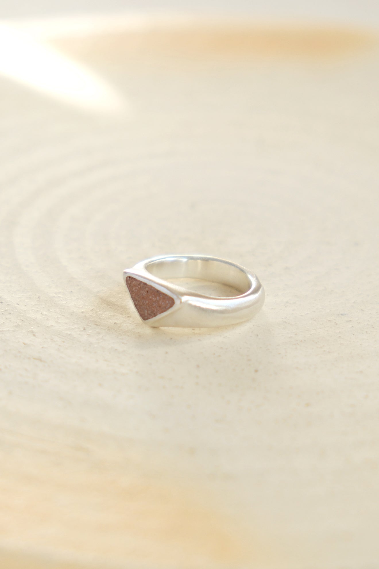 fragrance ring / triangle