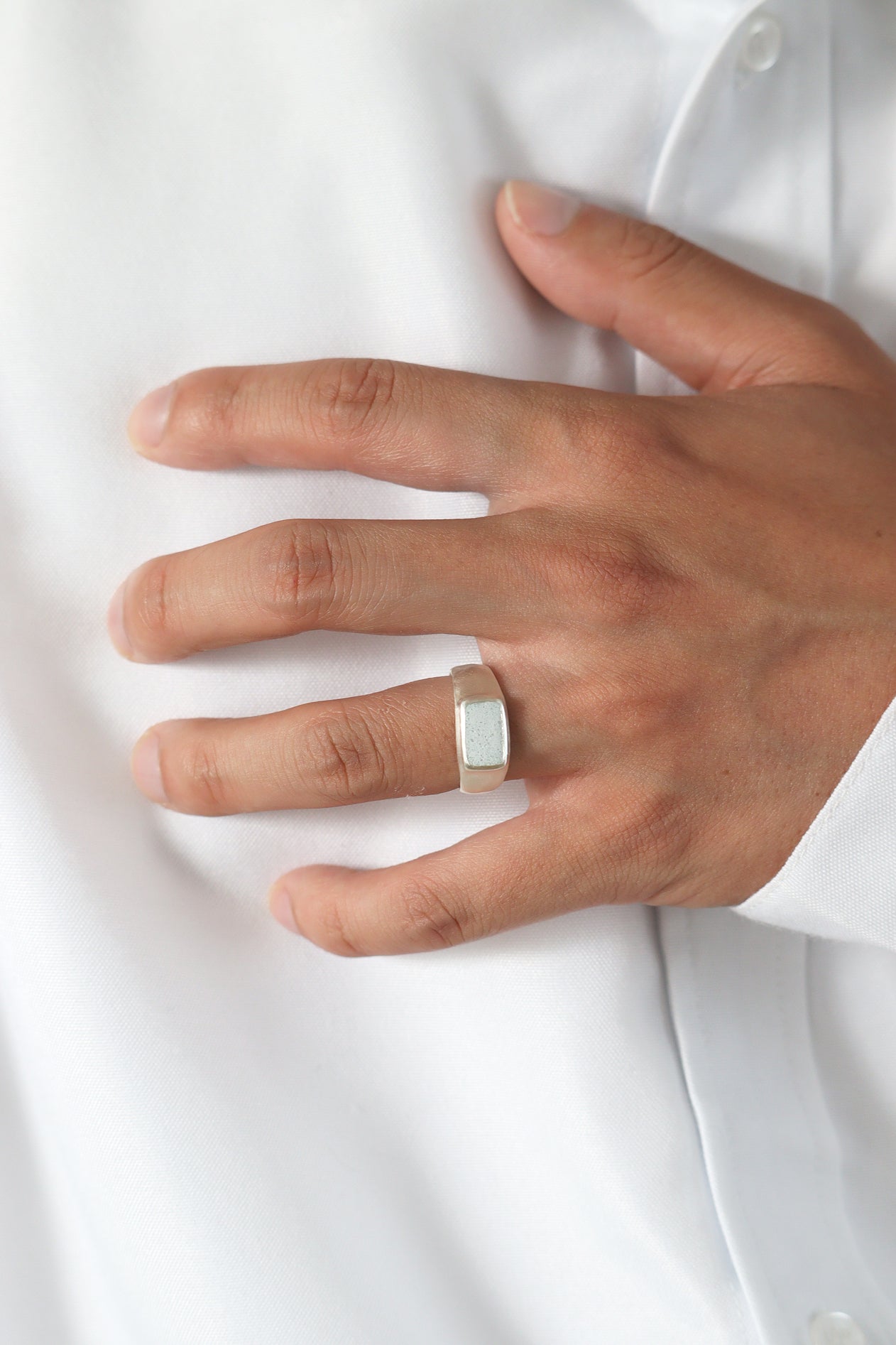 fragrance ring / square (ice blue)