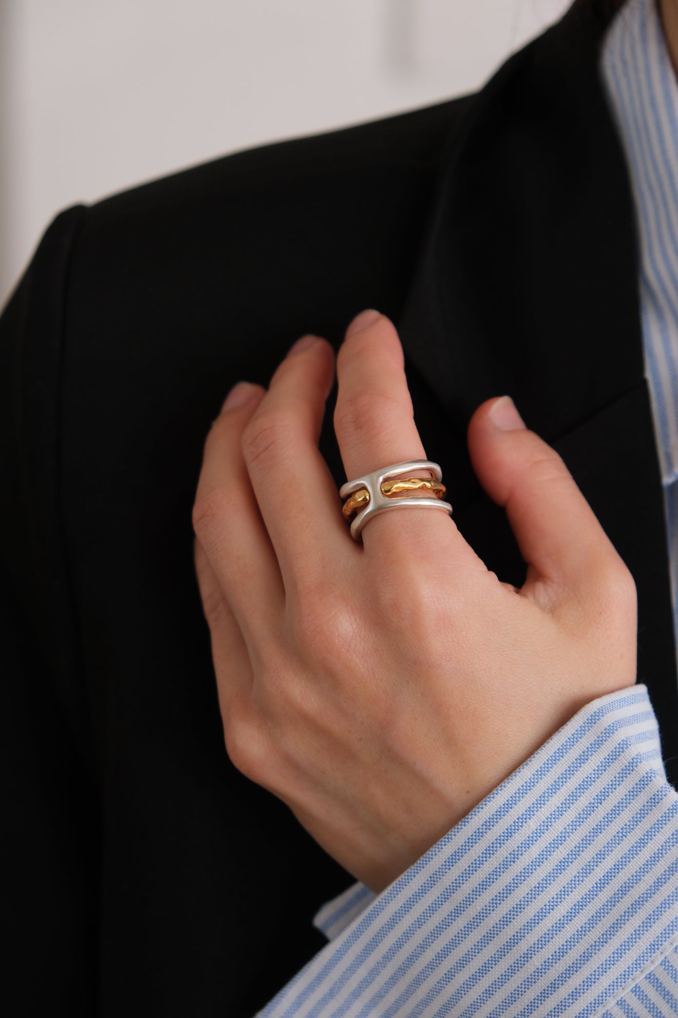 Gimmick three ring