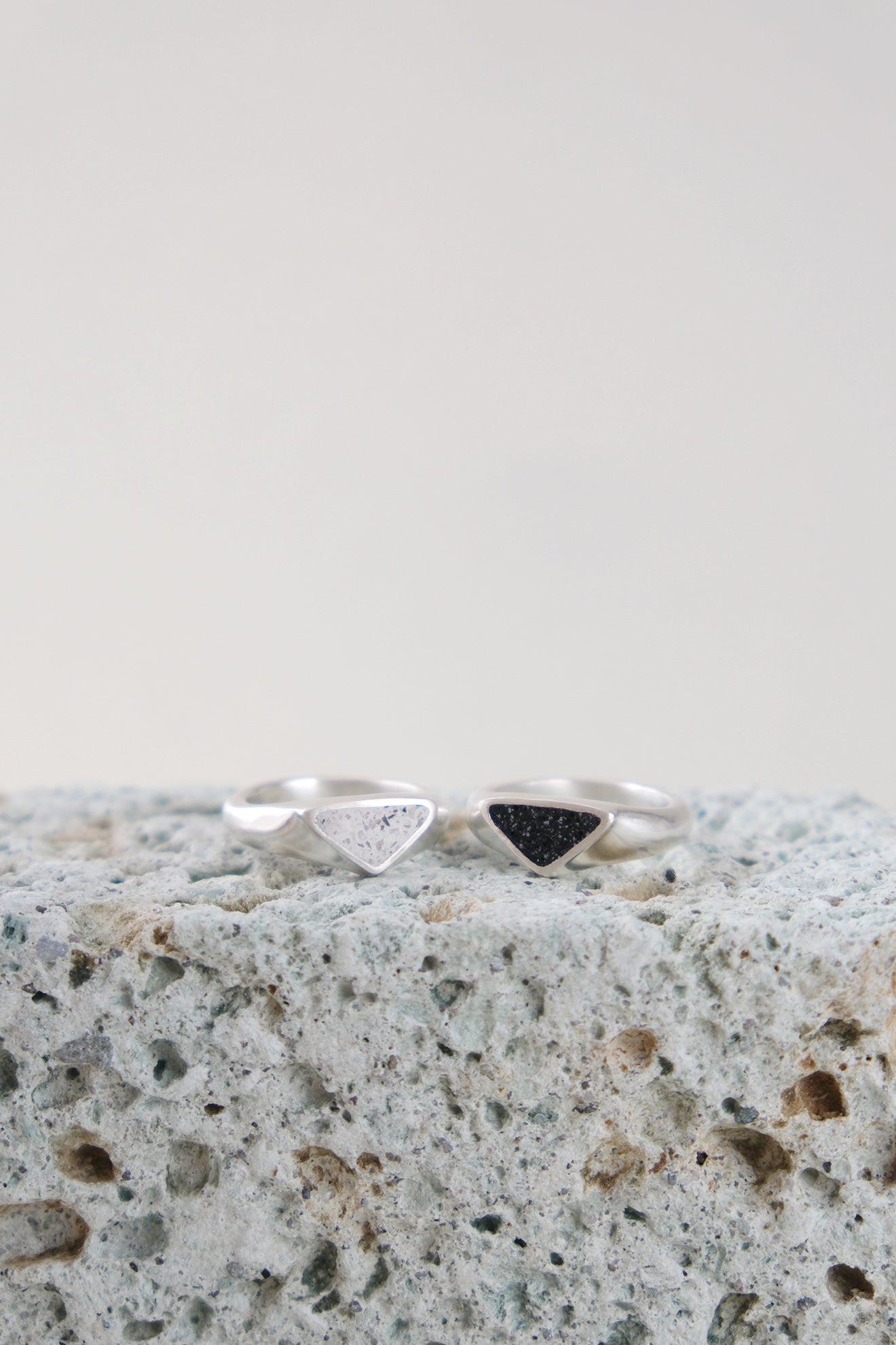 fragrance ring / triangle