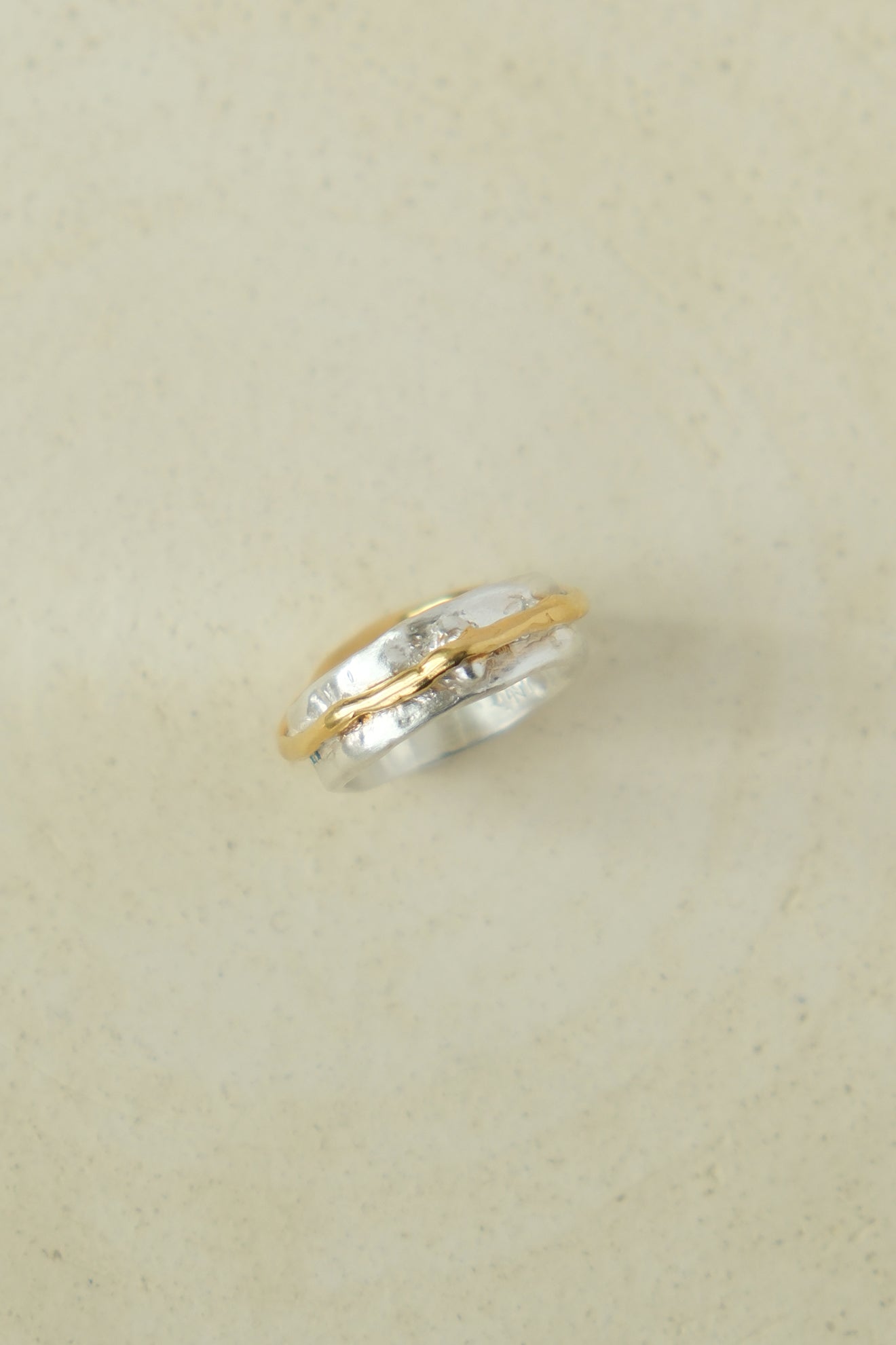 Wedge line ring