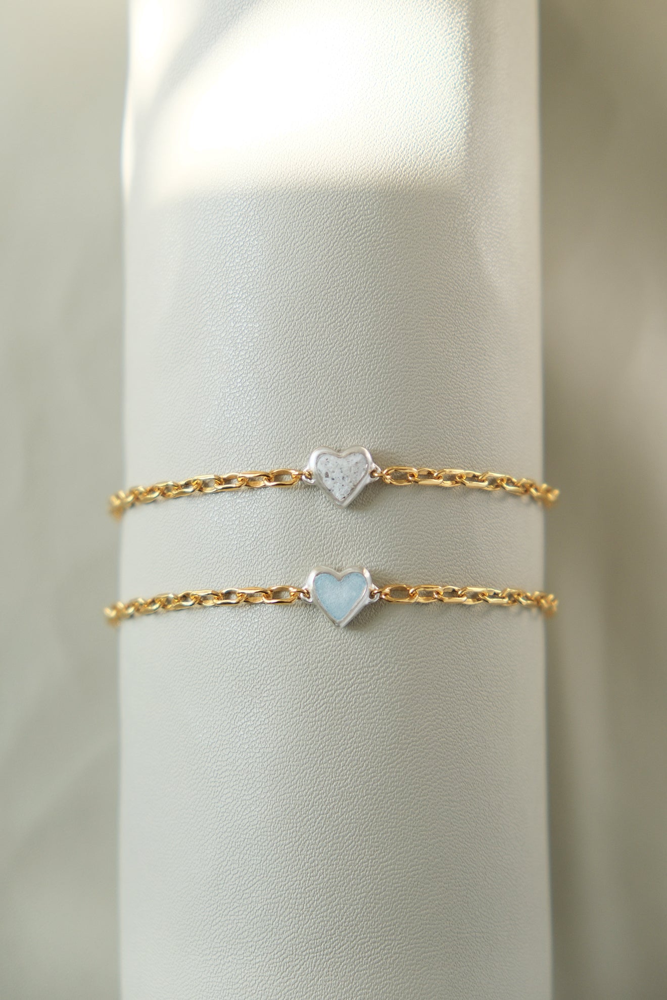 fragrance bracelet / tiny heart gold (ice blue)
