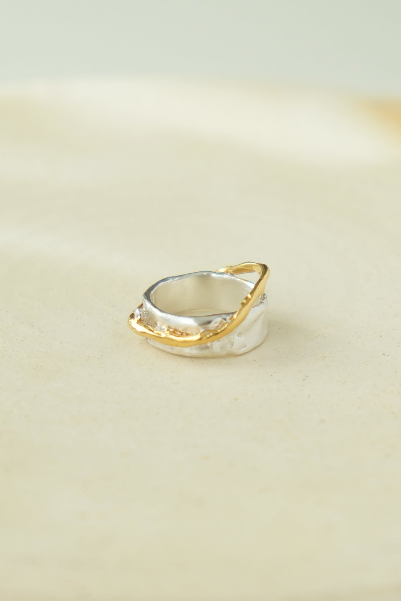 Wedge line ring