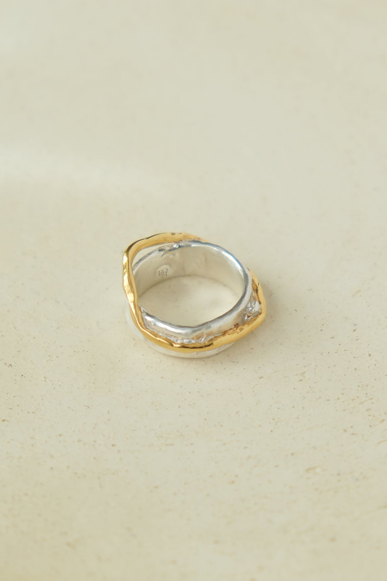 Wedge line ring