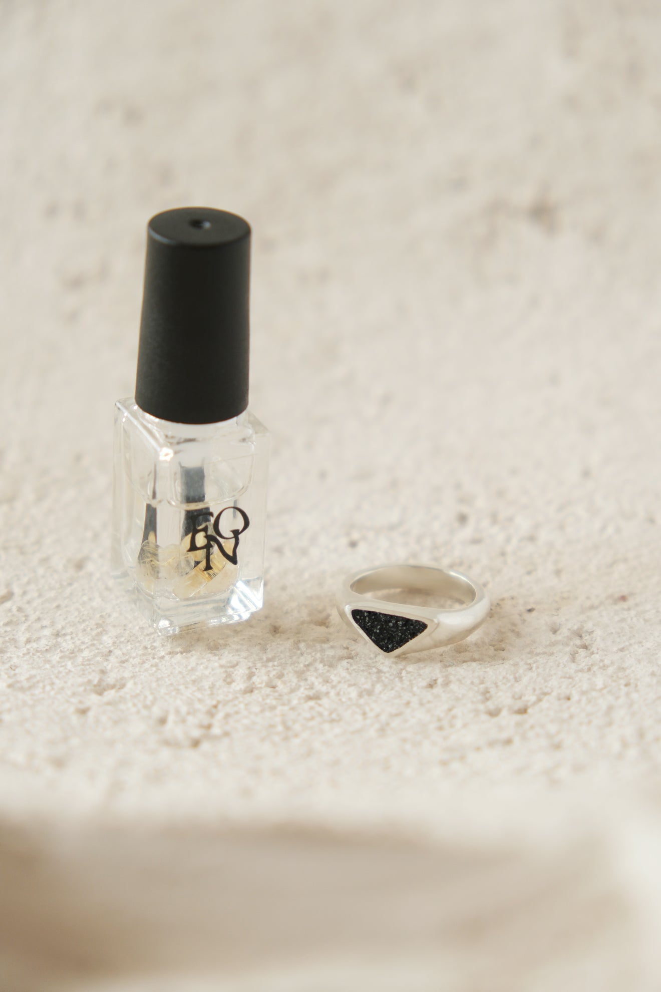 fragrance ring / triangle