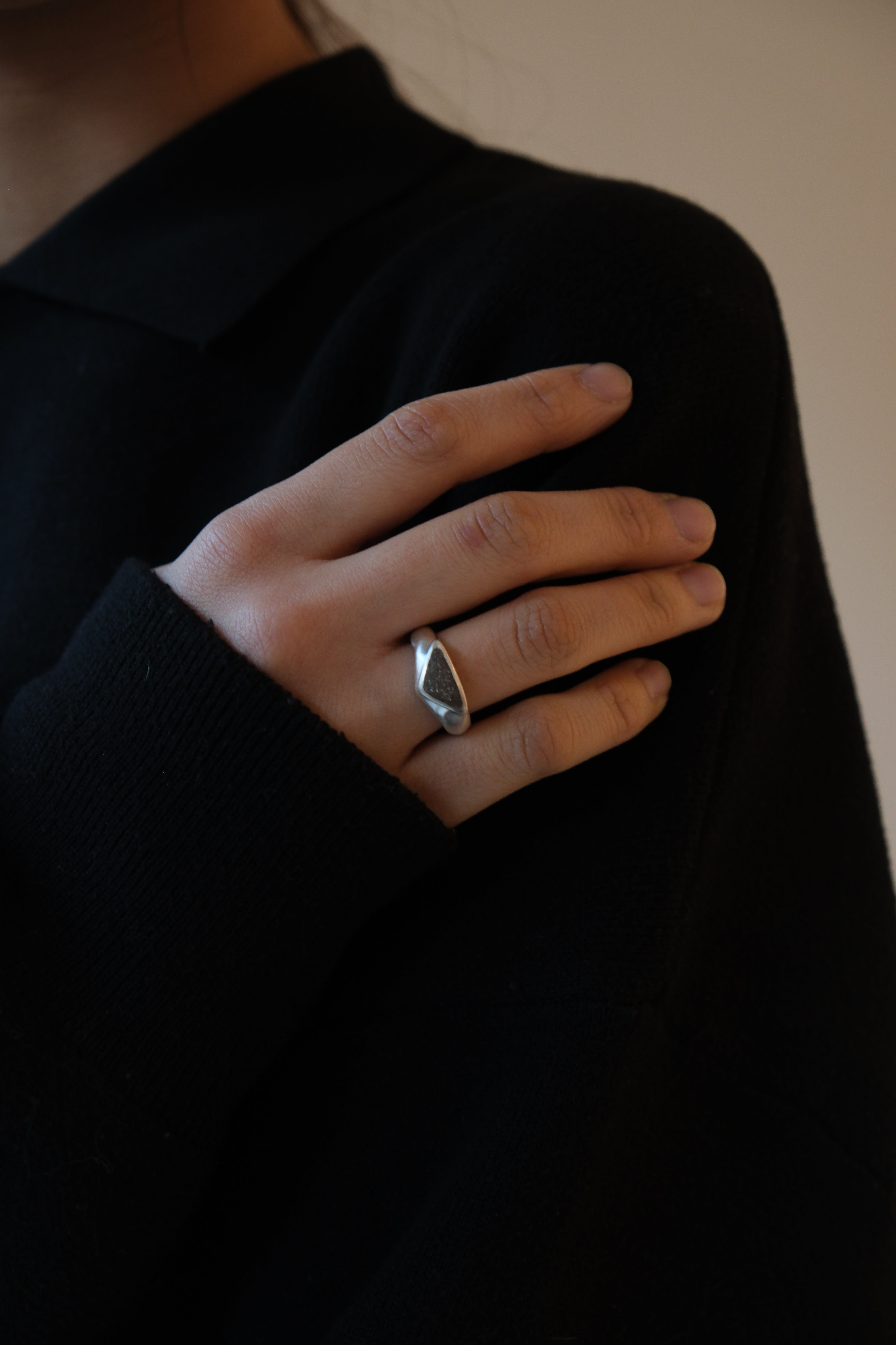 fragrance ring / triangle