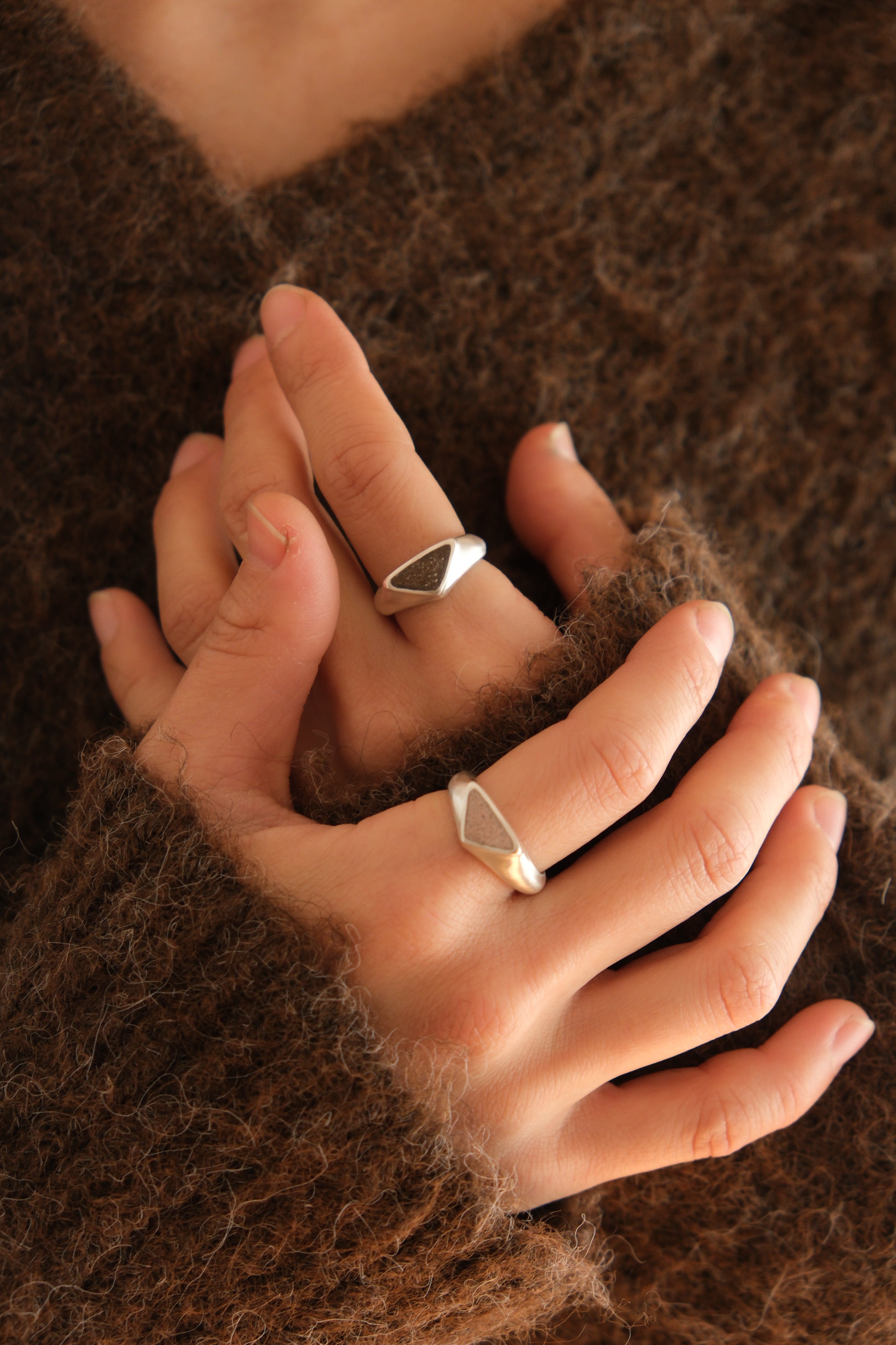 fragrance ring / triangle