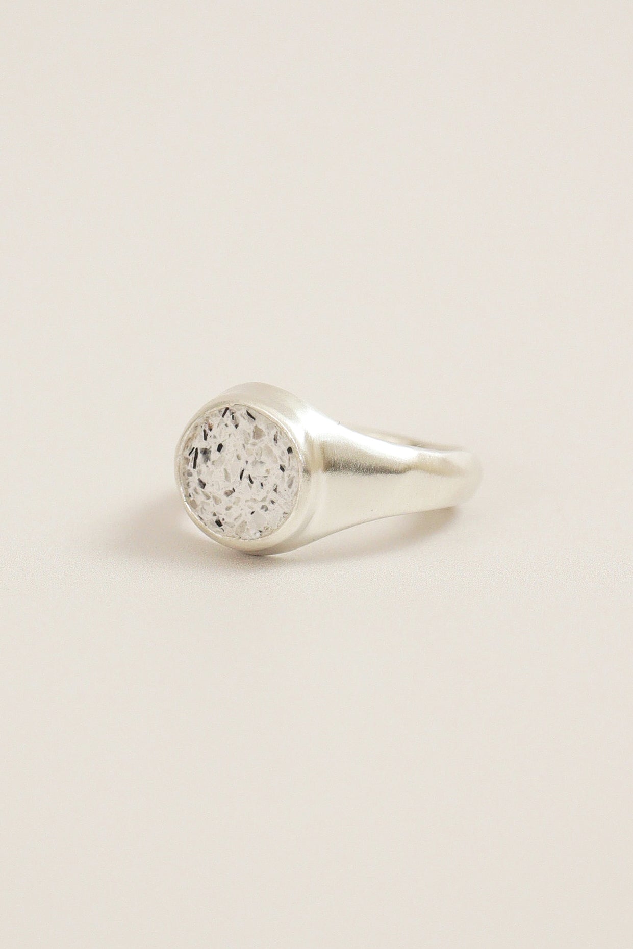 fragrance ring / round (white)