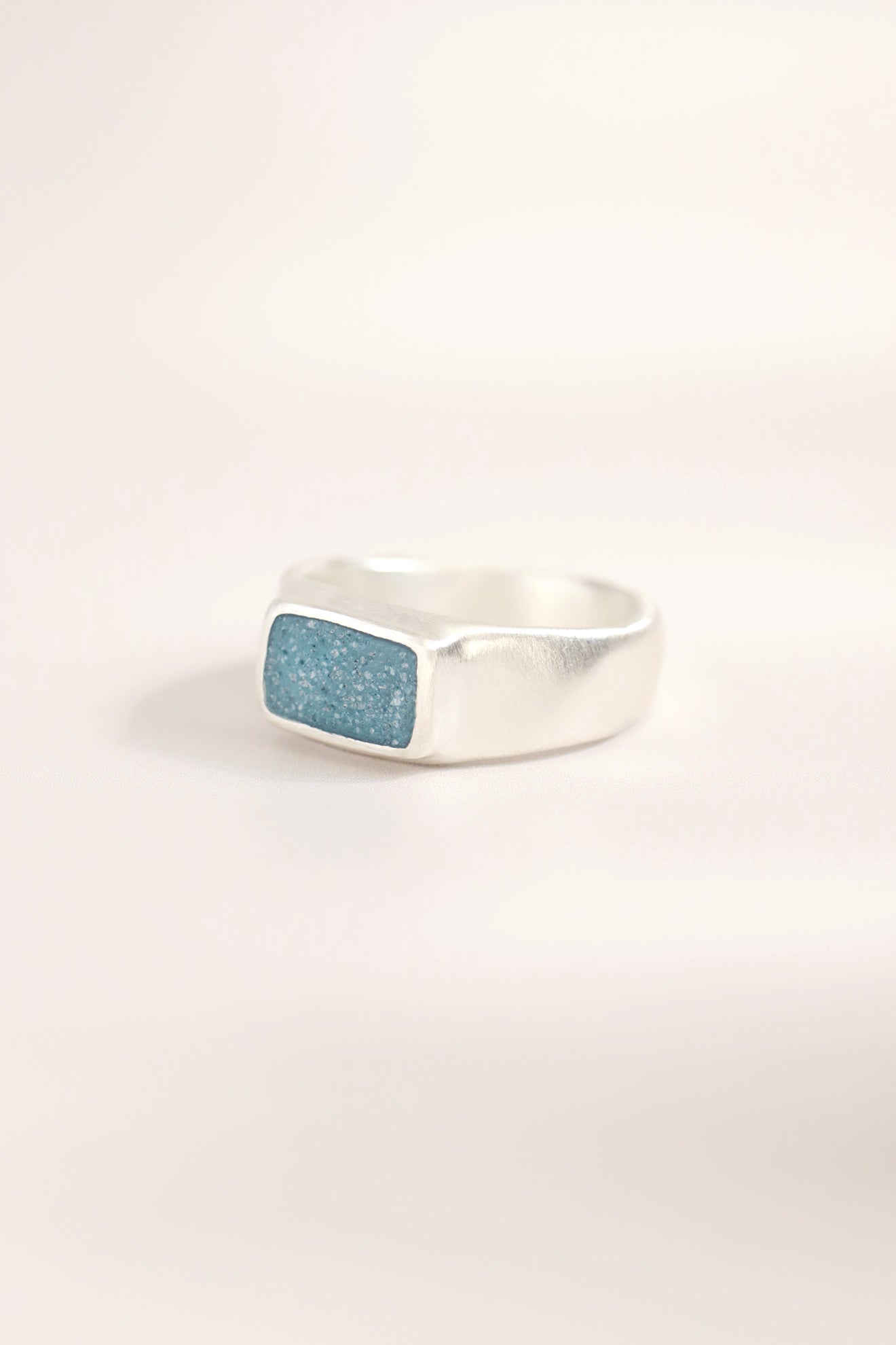 fragrance ring / square