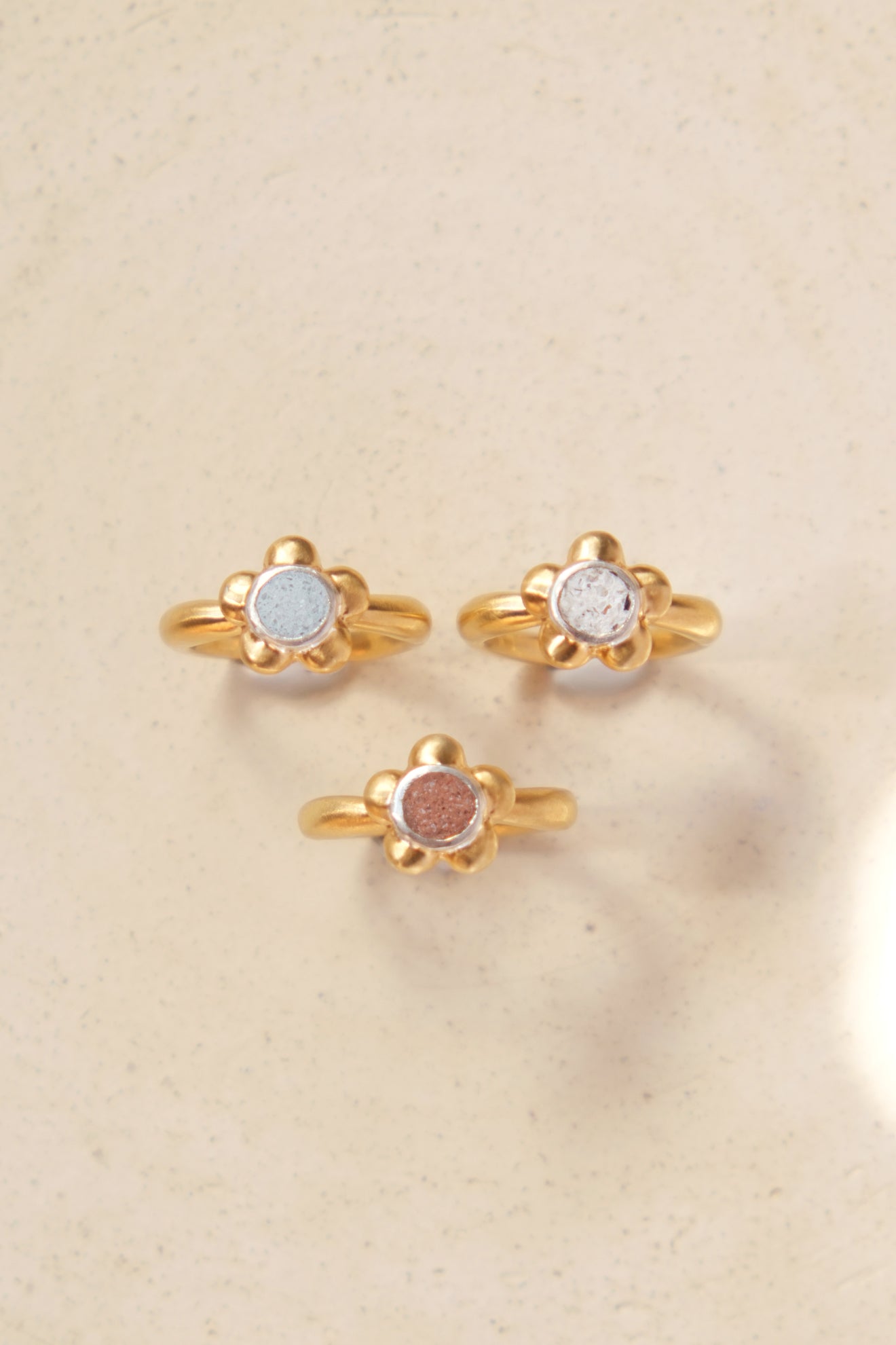 fragrance ring / flower gold