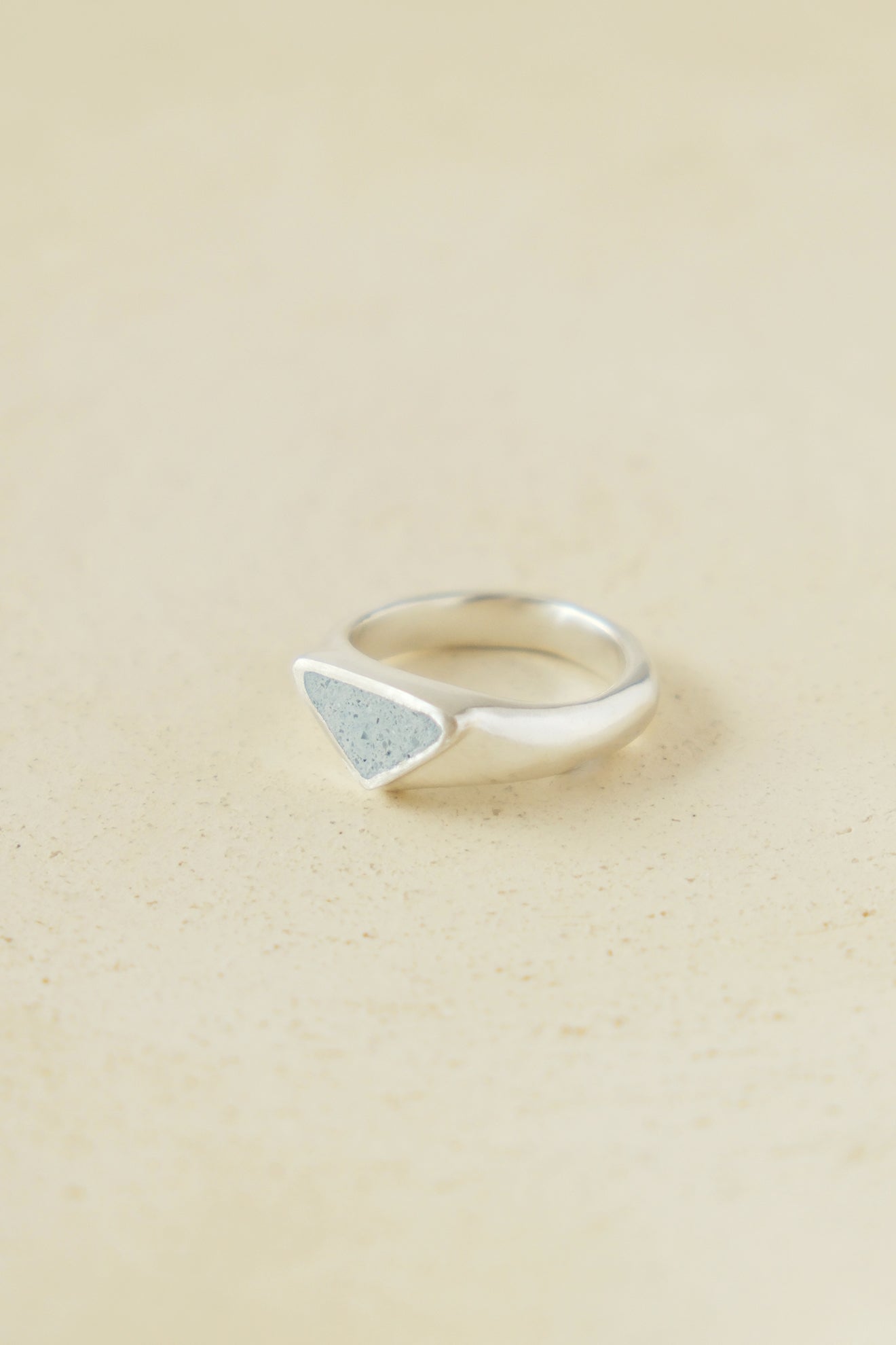 fragrance ring / triangle