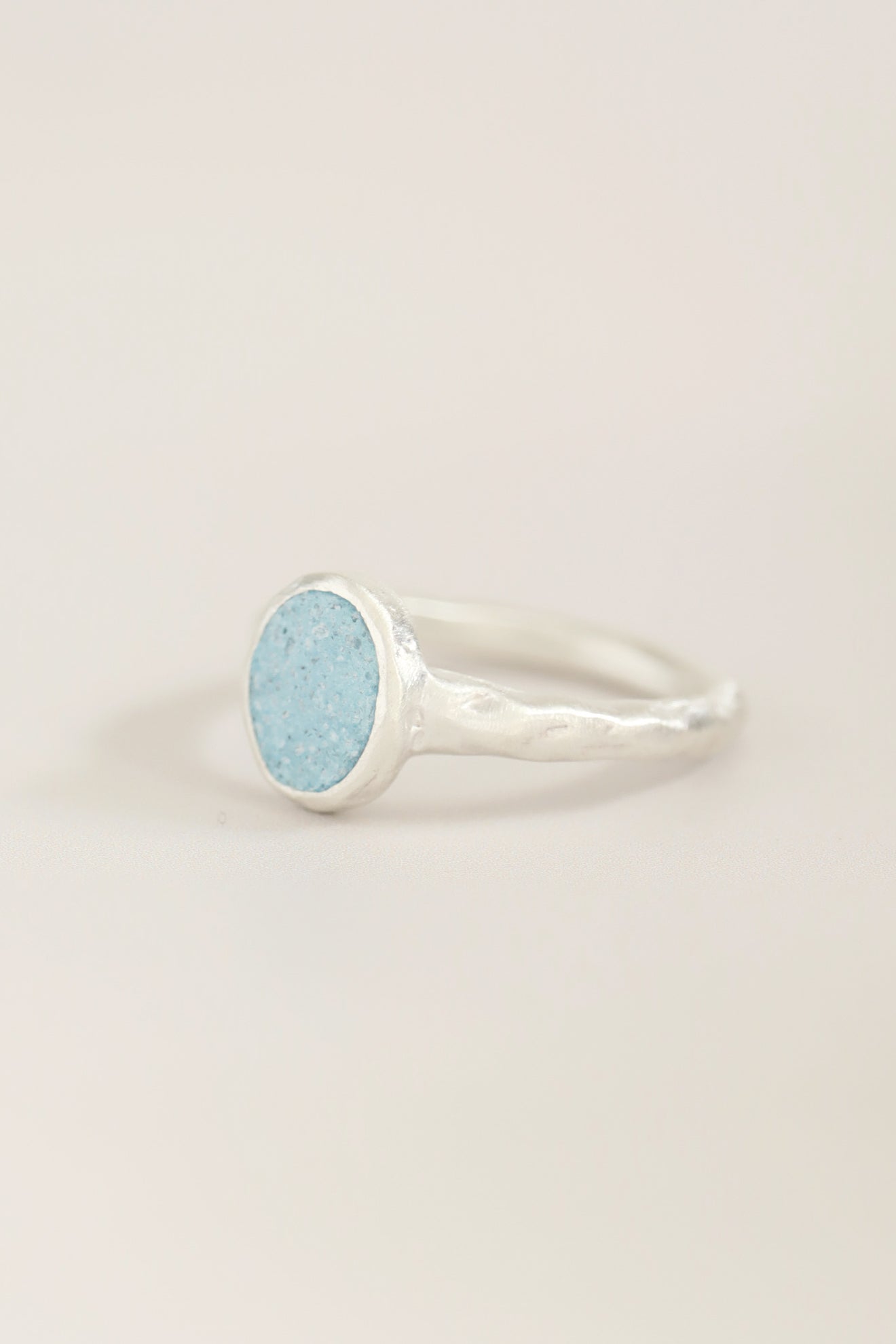 fragrance ring / oval
