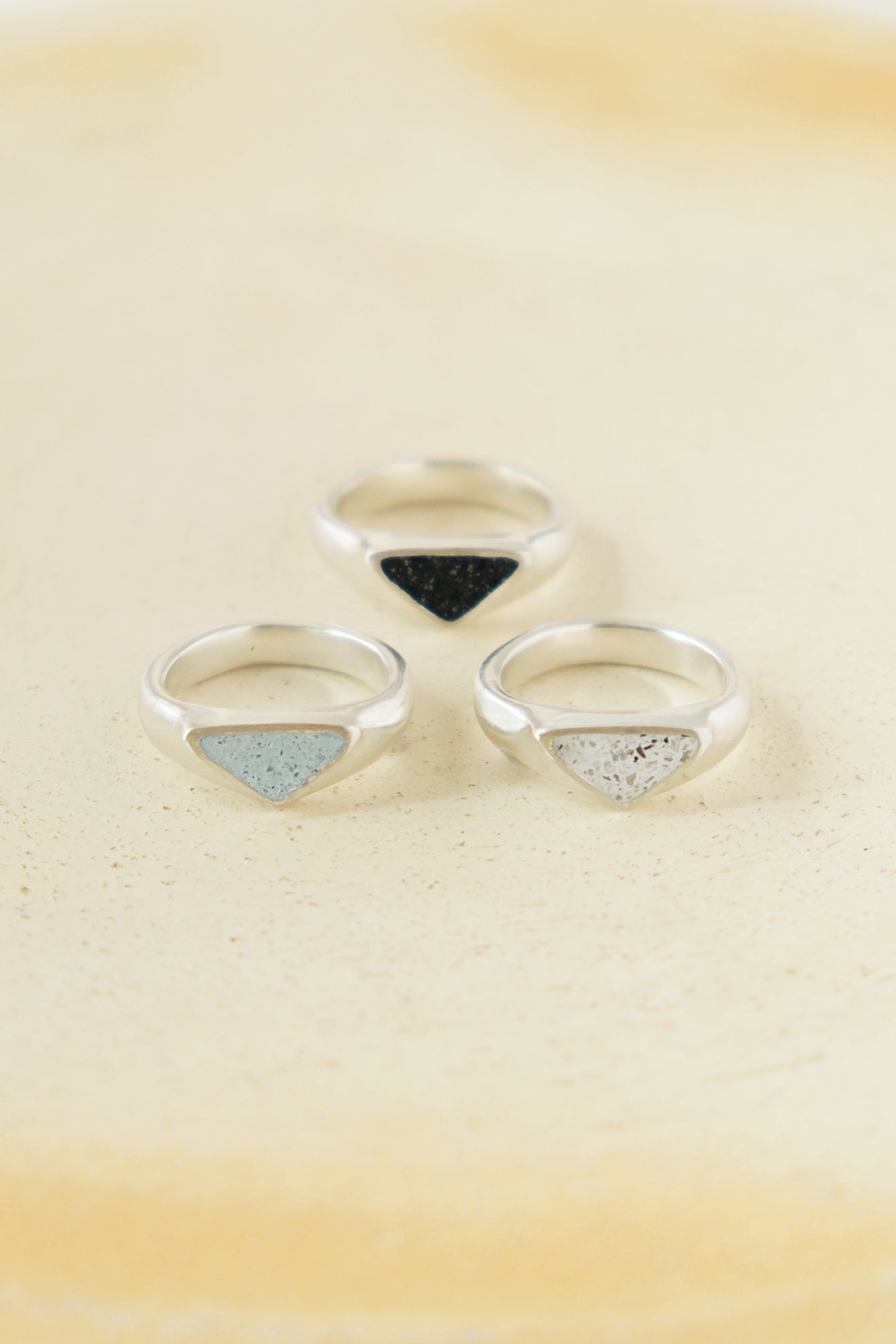 fragrance ring / triangle