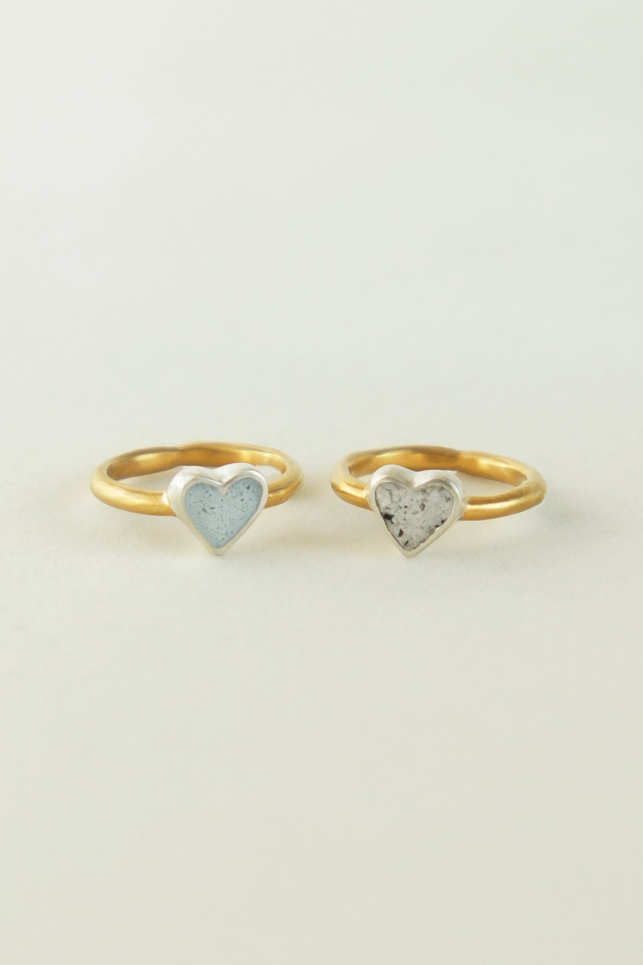 fragrance ring / tiny heart gold