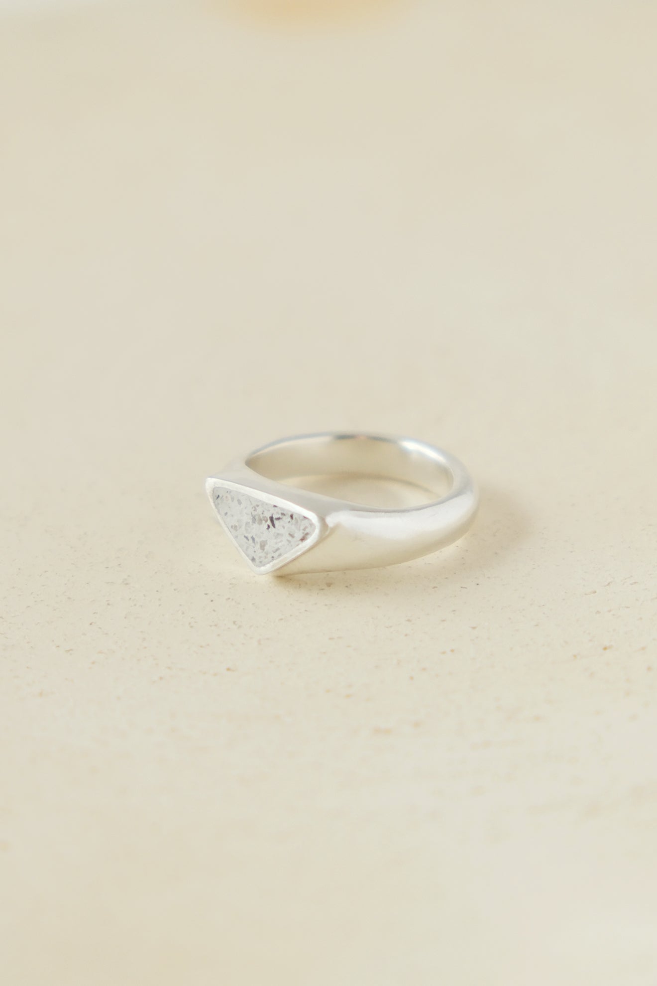 fragrance ring / triangle