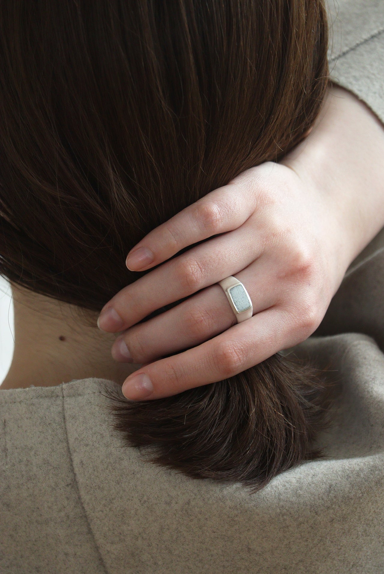 fragrance ring / square (ice blue)