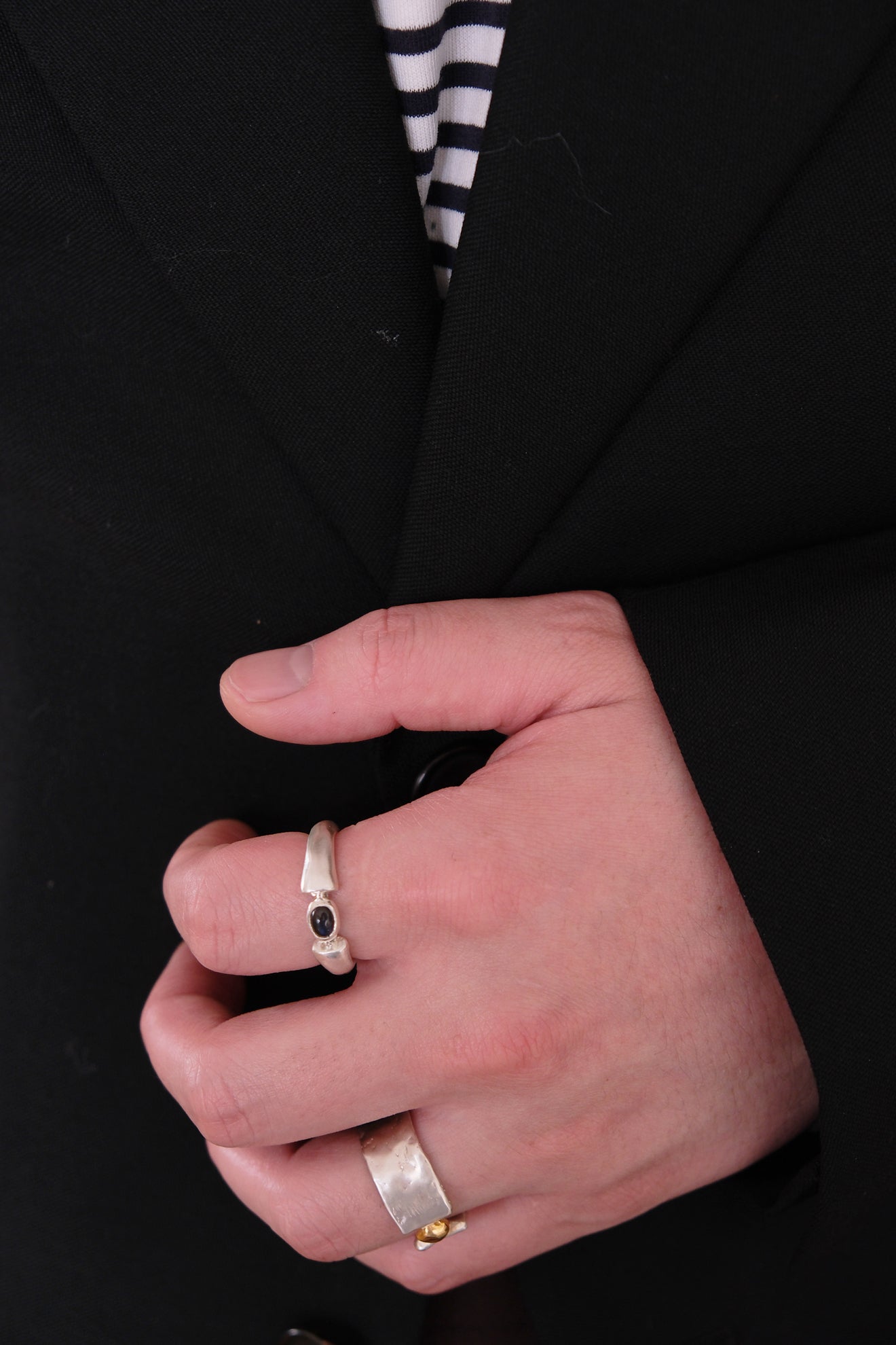 Wedge stone ring