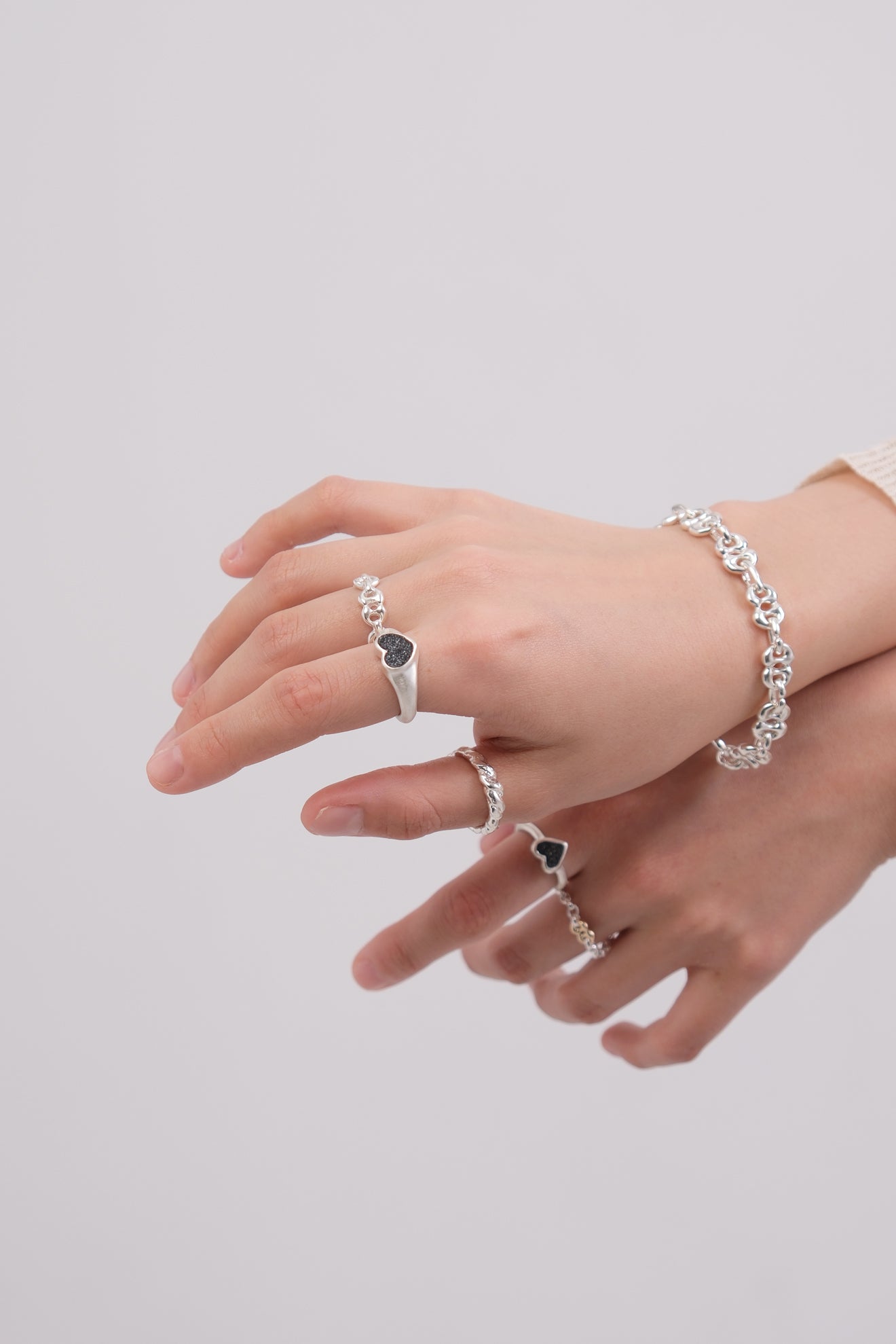 fragrance ring / heart (black)