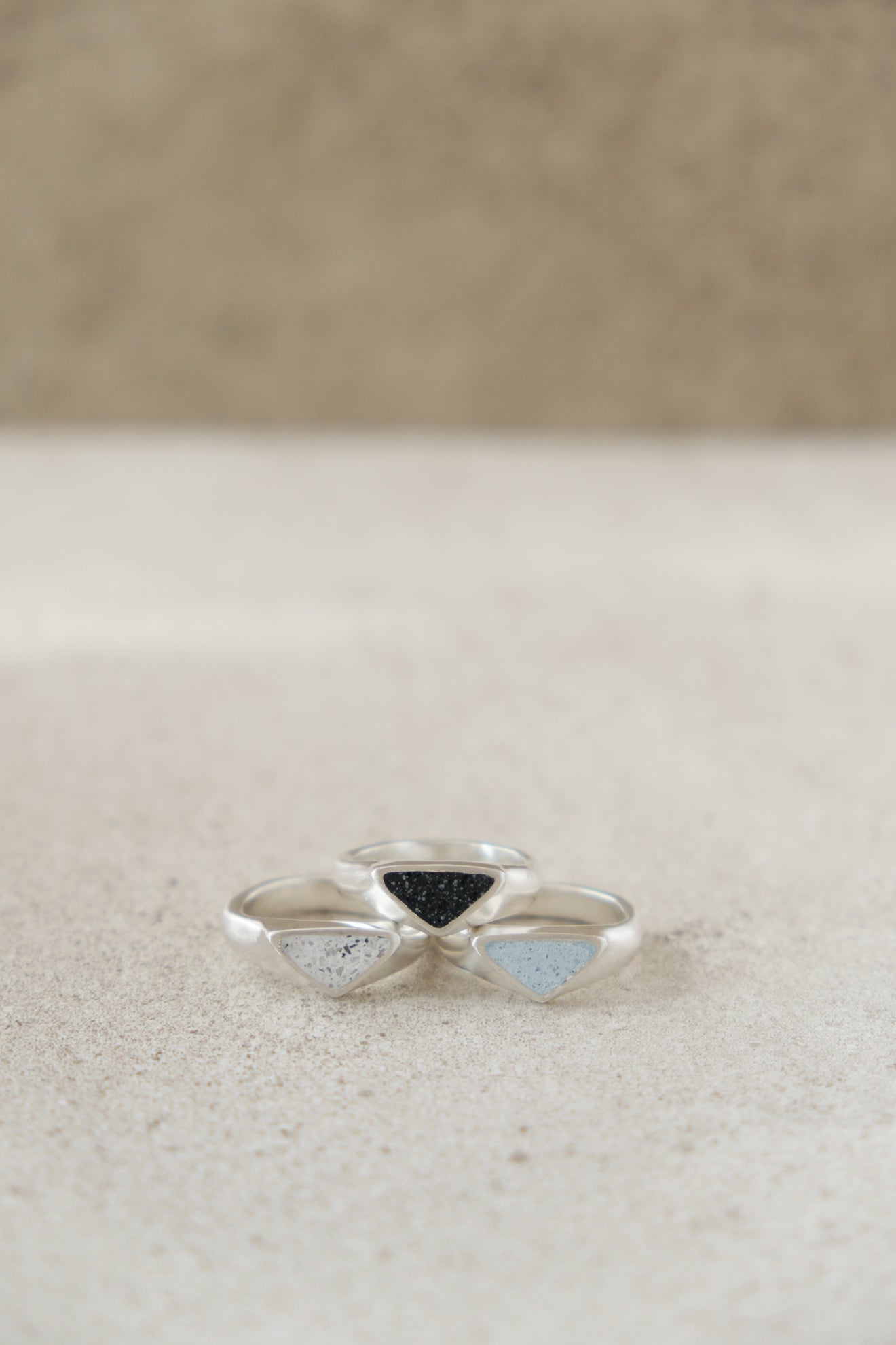 fragrance ring / triangle