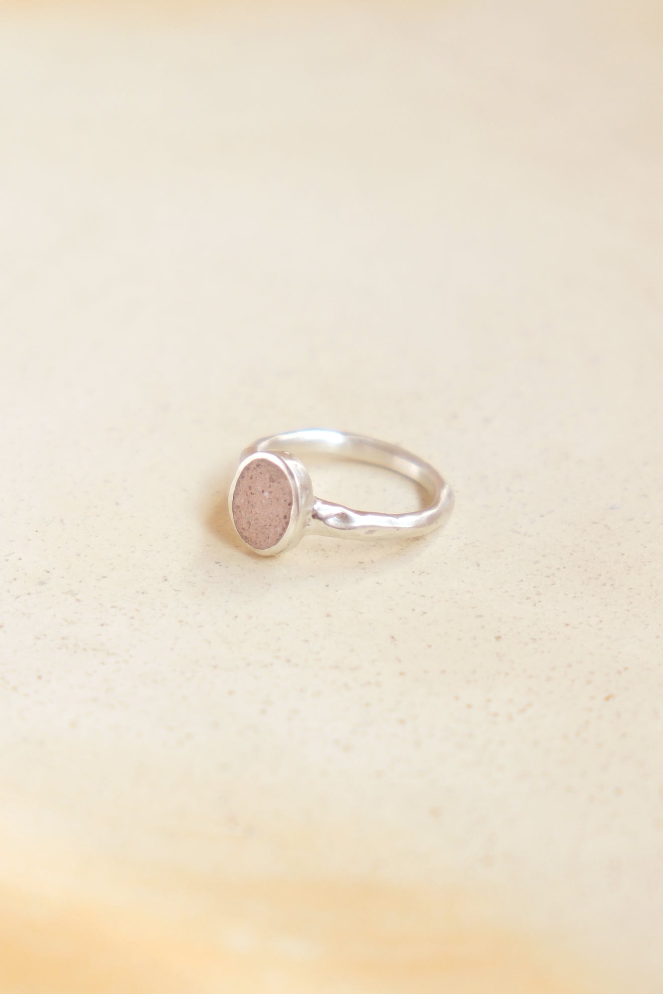 fragrance ring / oval