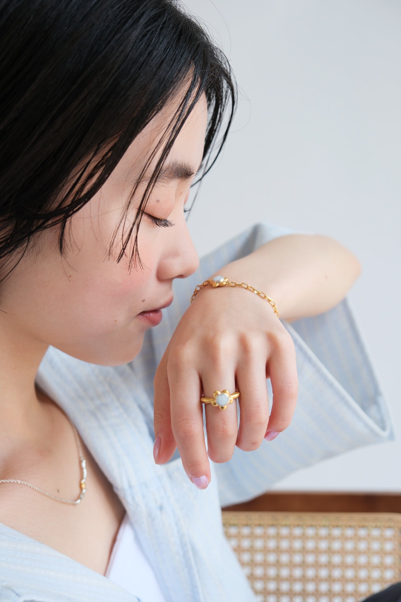 fragrance bracelet / flower gold (white)