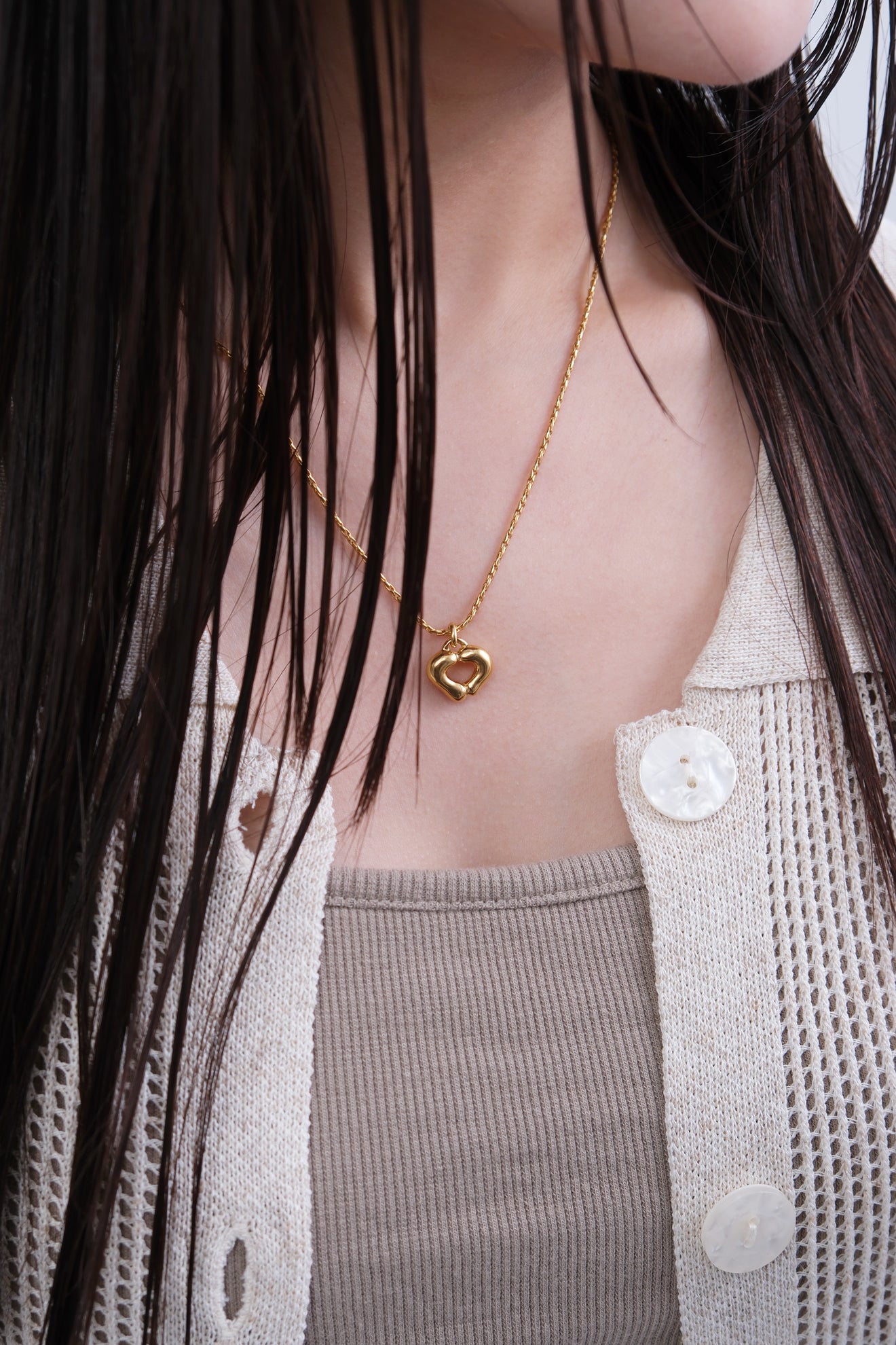 plump heart necklace / gold