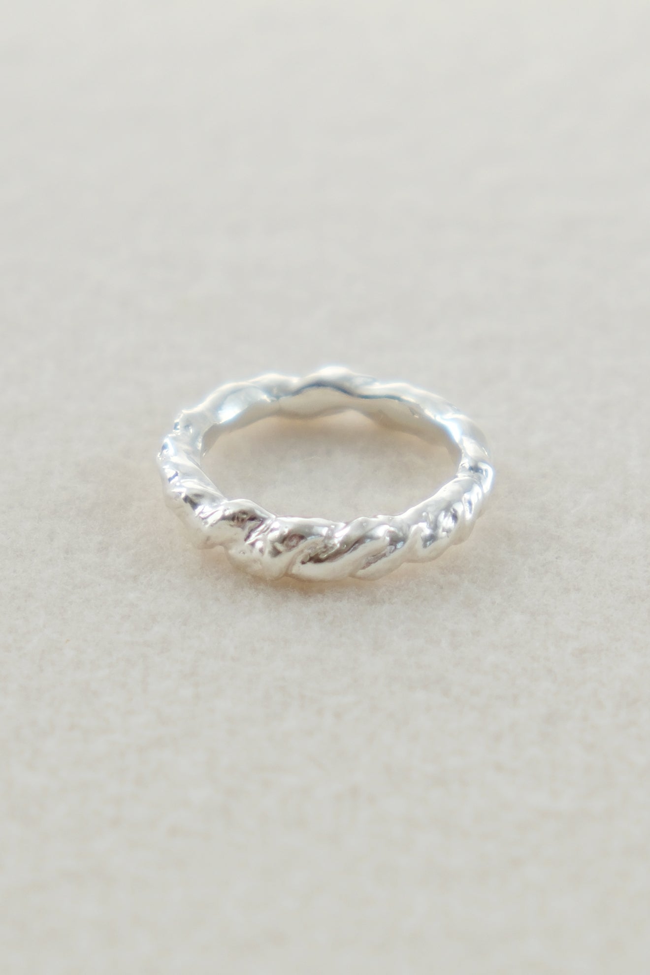 twist ring / silver