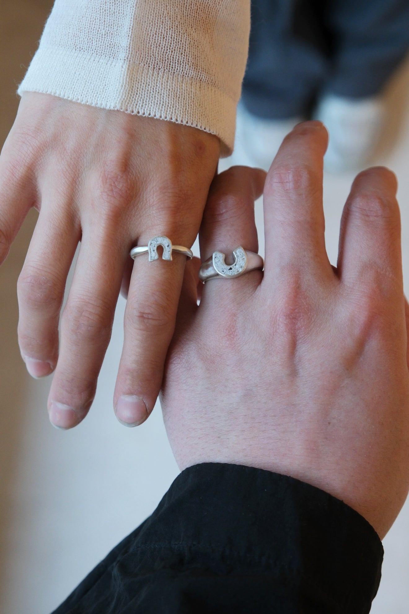fragrance ring / horse shoe