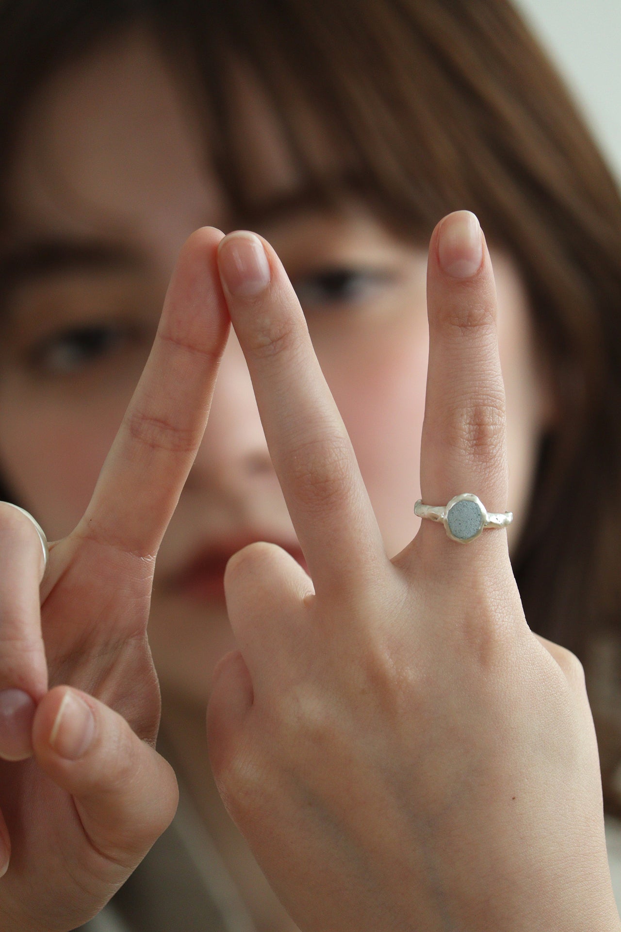 fragrance ring / oval (ice blue)