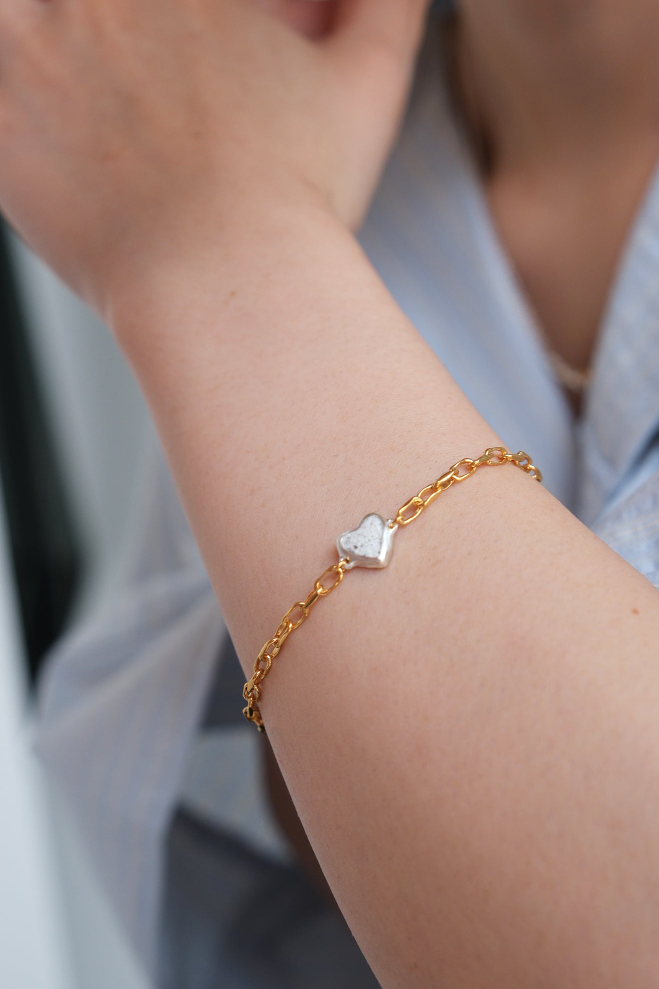 fragrance bracelet / tiny heart gold (white)