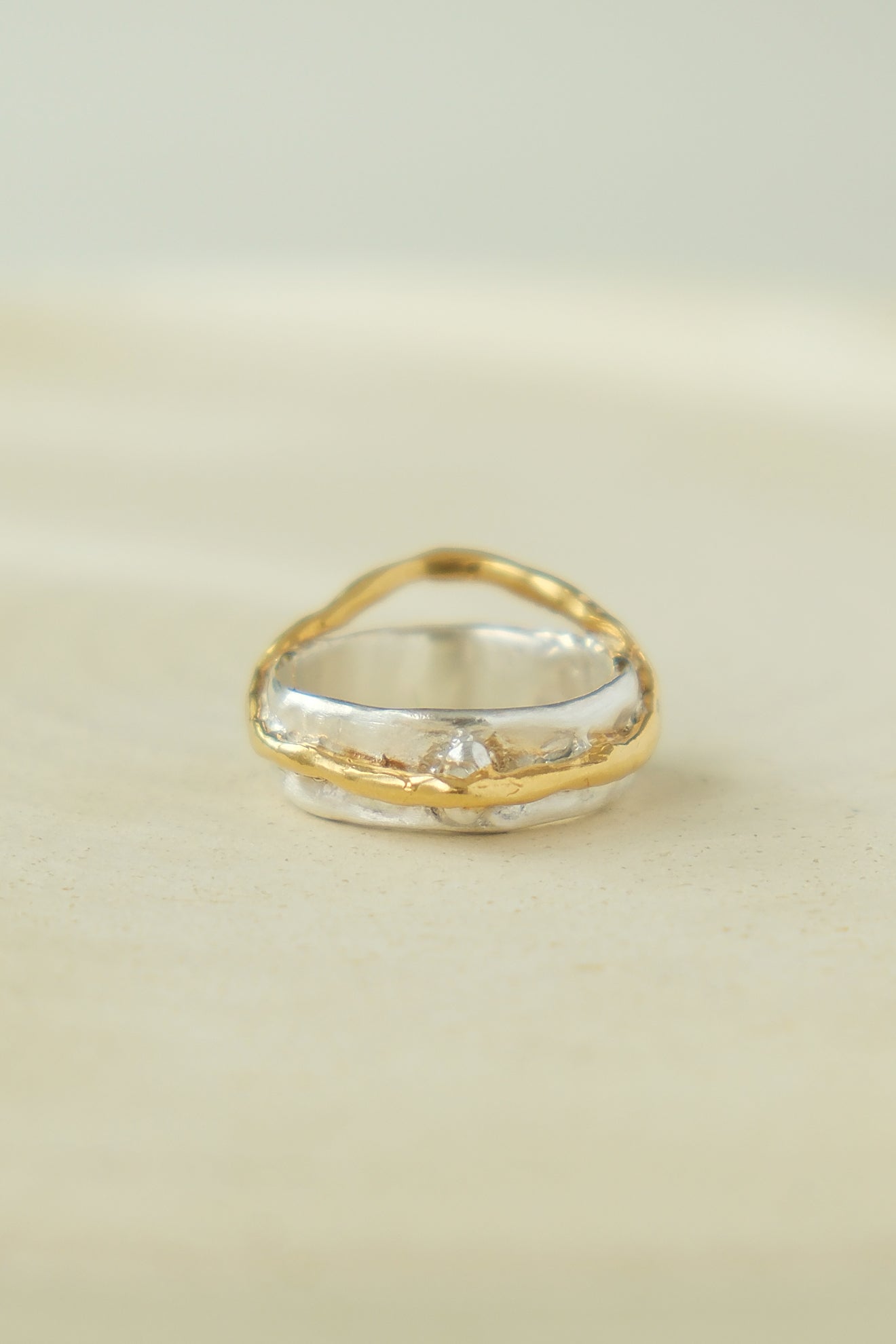 Wedge line ring