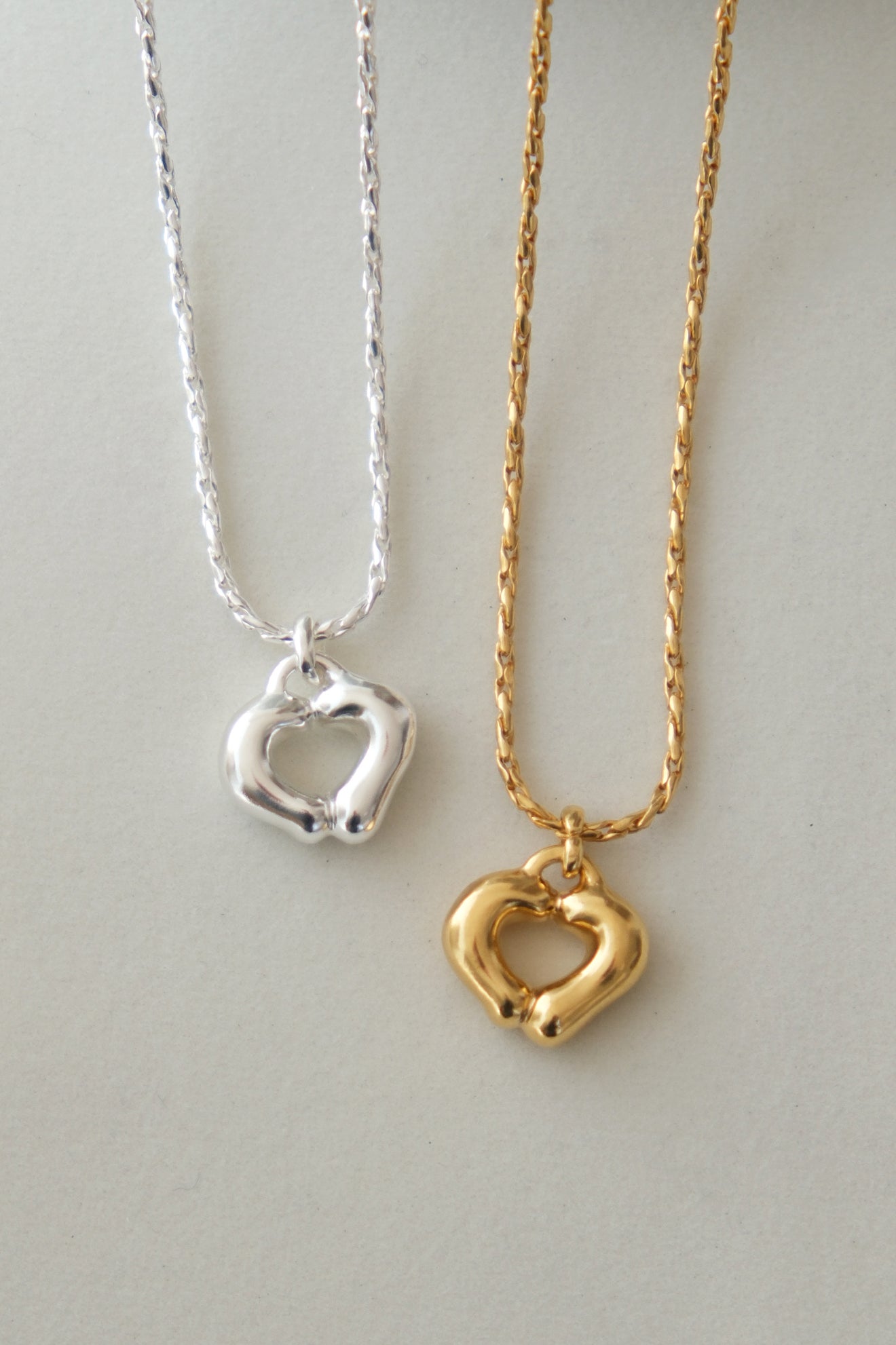 plump heart necklace / silver