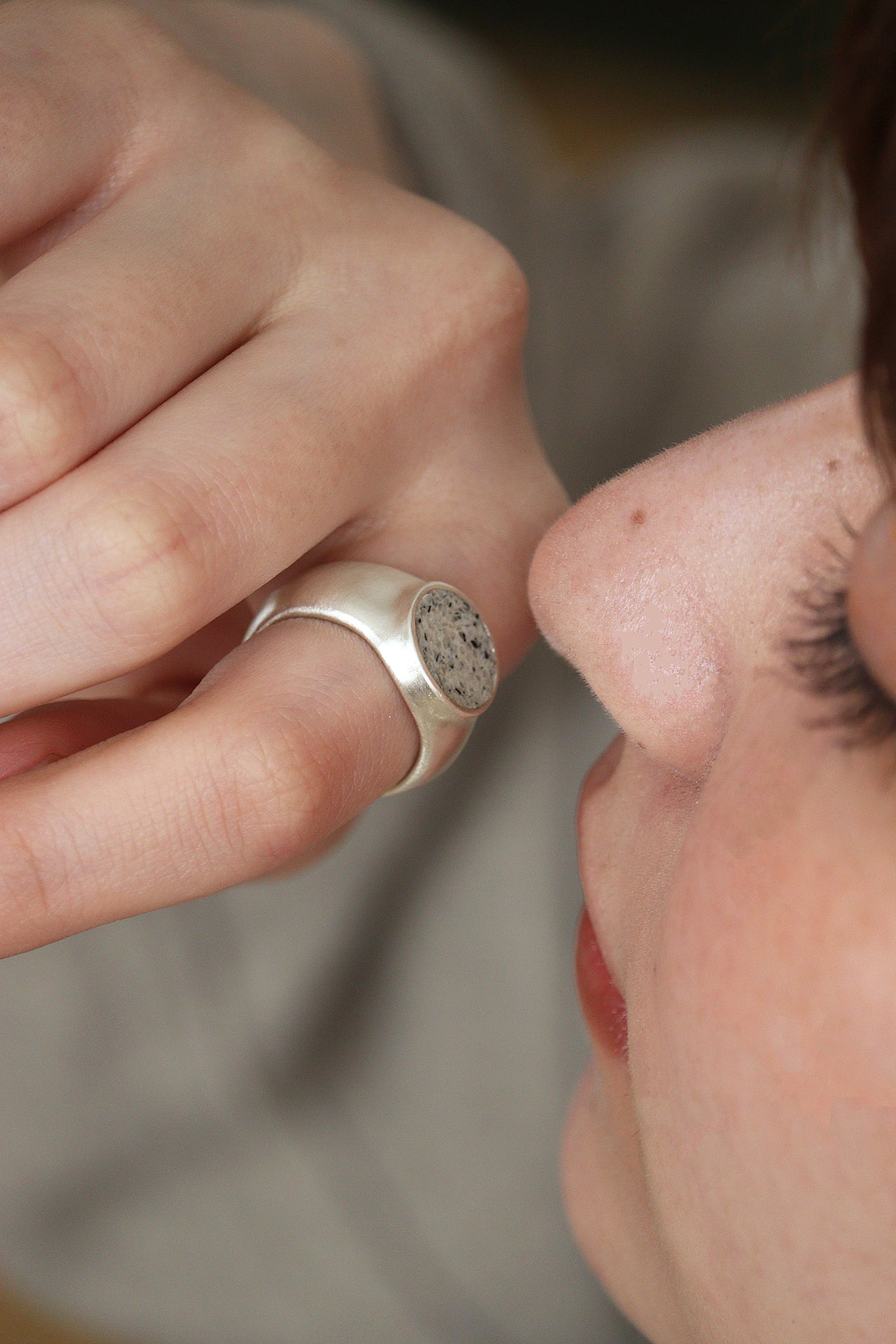 fragrance ring / round L (white)