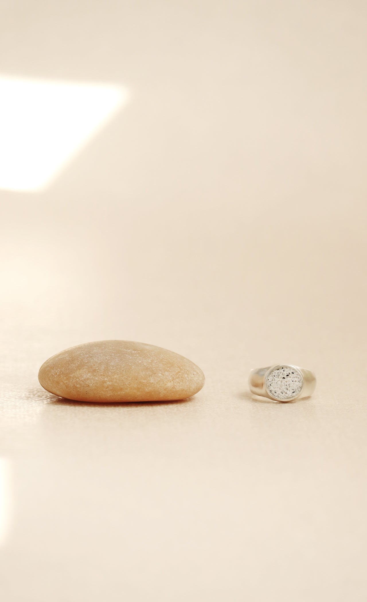 fragrance ring / round L (white)