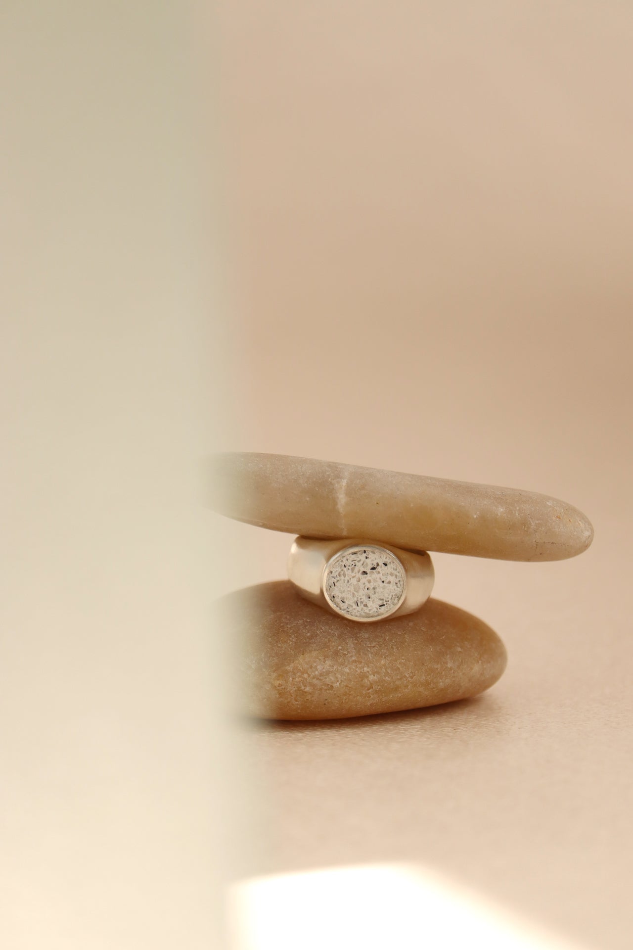 fragrance ring / round L (white)