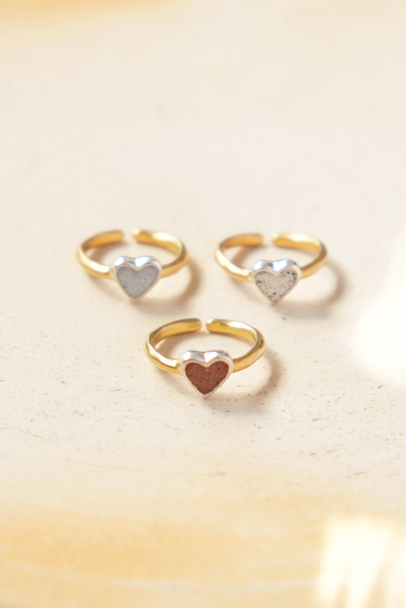 fragrance ring / tiny heart  gold