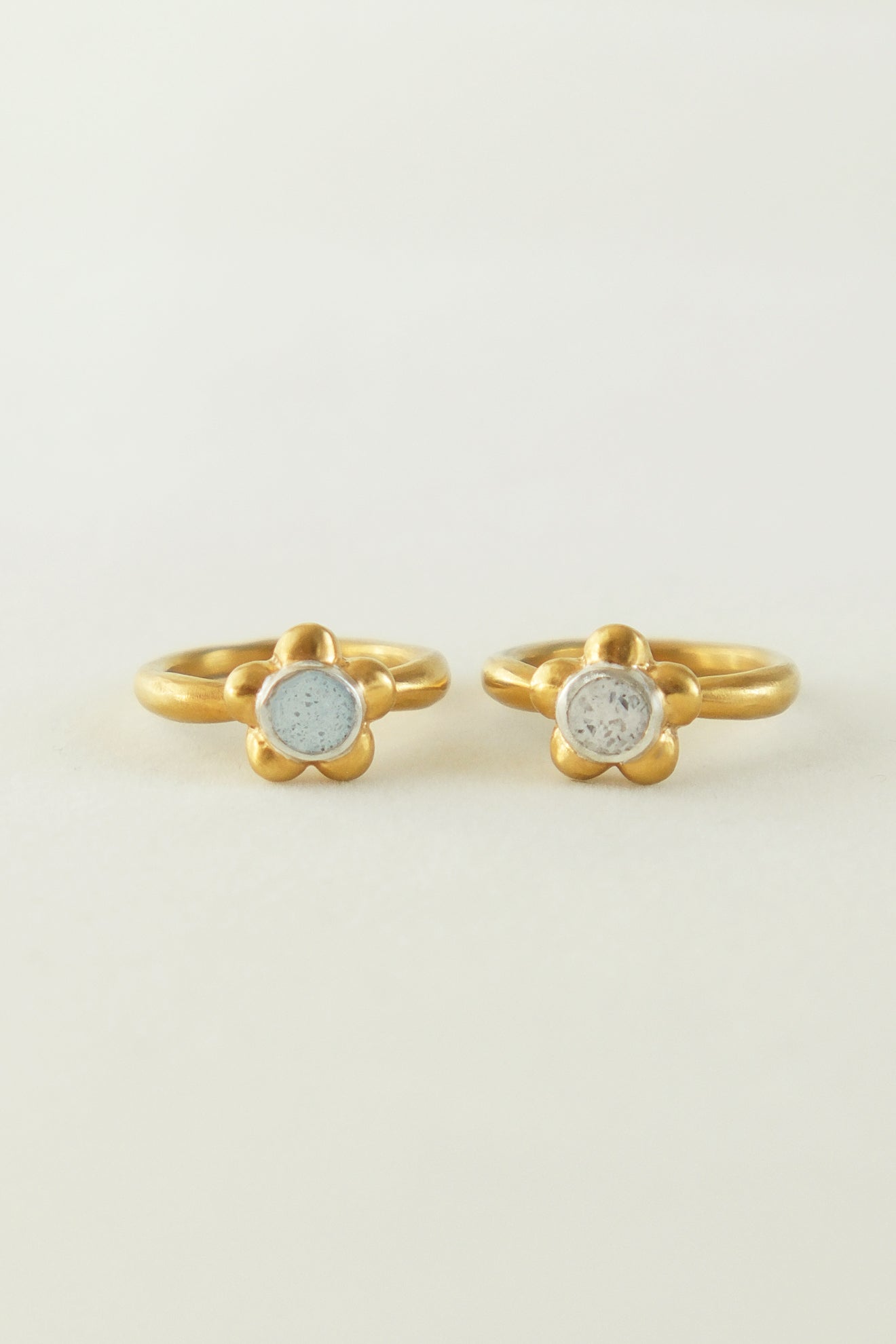 fragrance ring / flower gold