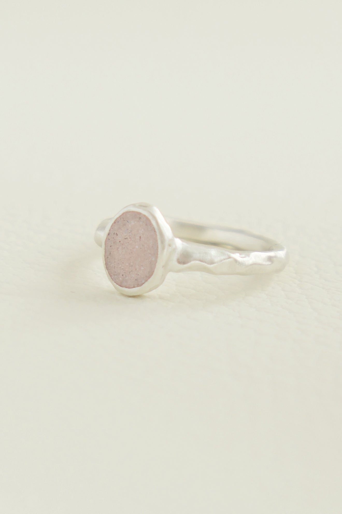 fragrance ring / oval (Sand Pink)